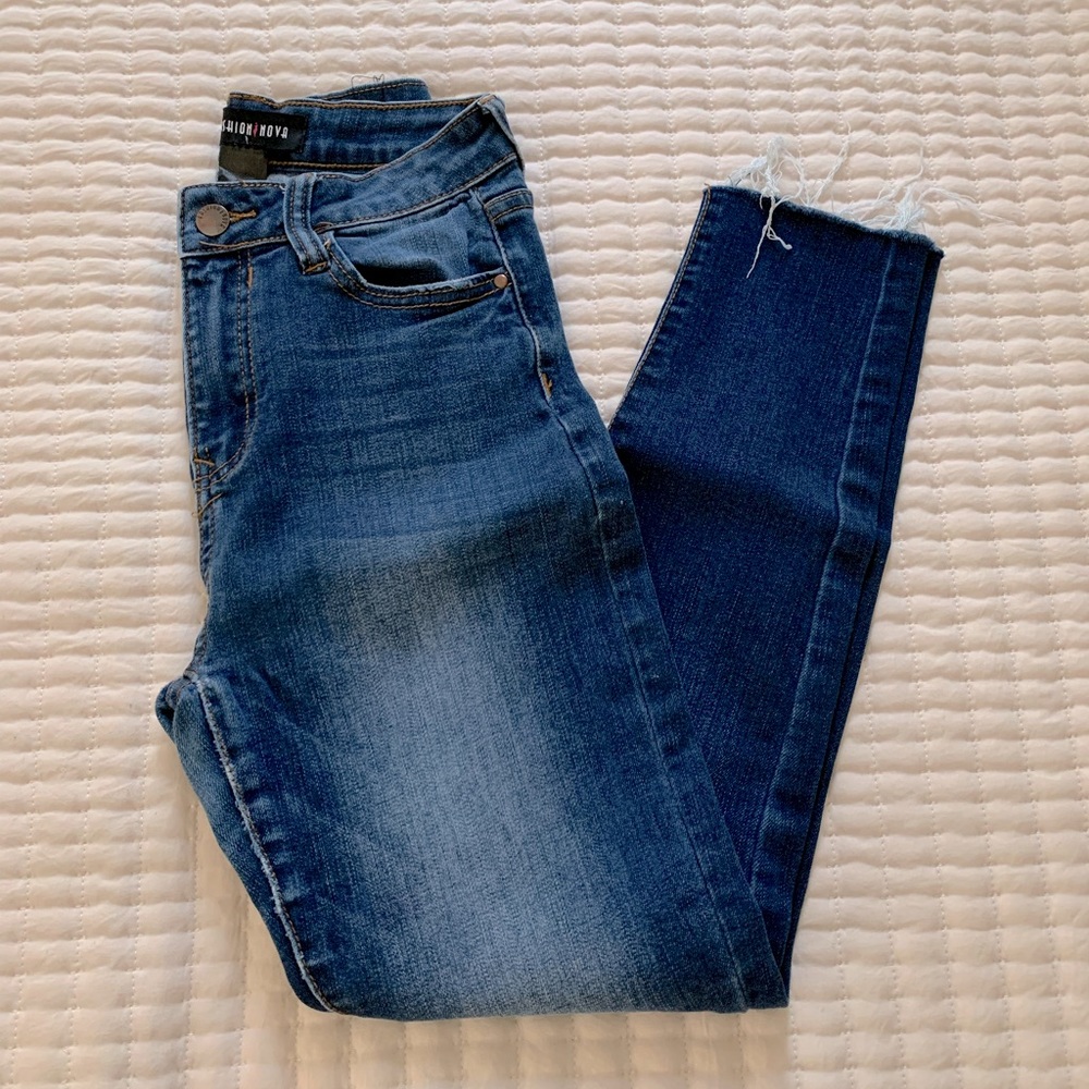 FASHION NOVA JEANS